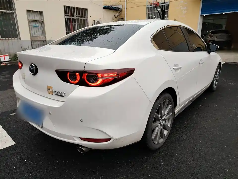 Mazda 3 Angkesaila