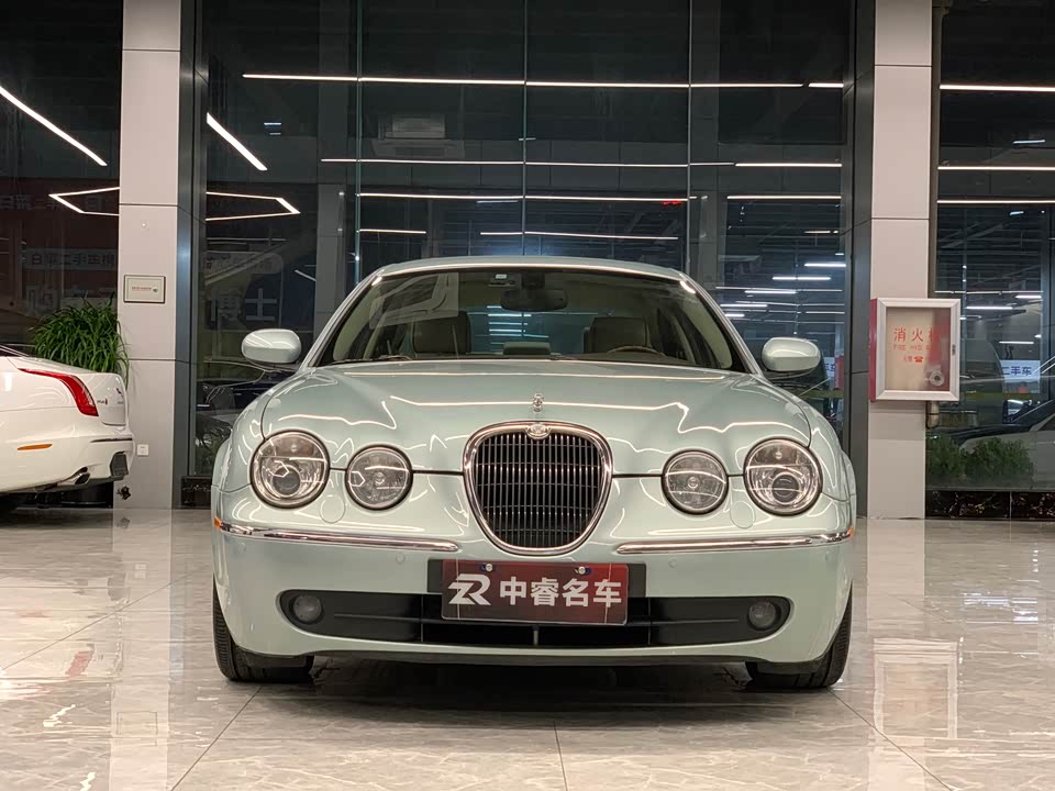 Jaguar S-TYPE