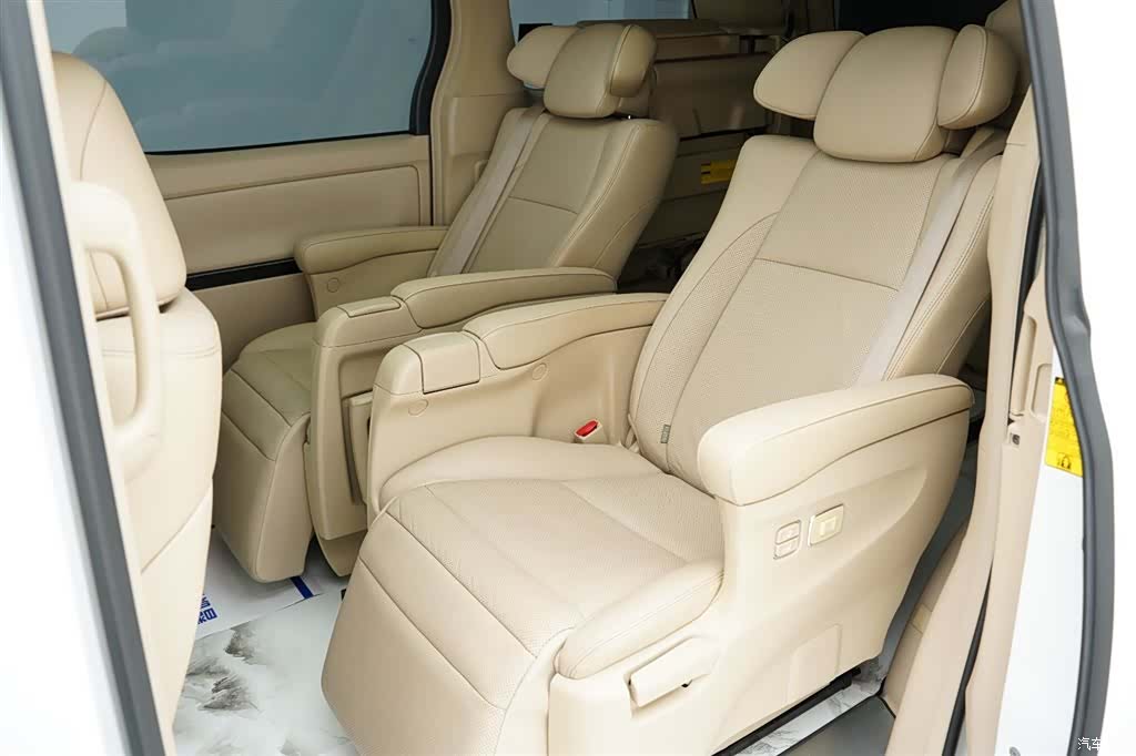 Toyota Alphard, 2012 9