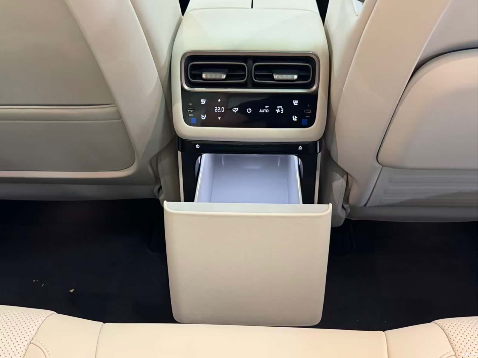 Li Auto i6, 2026 10
