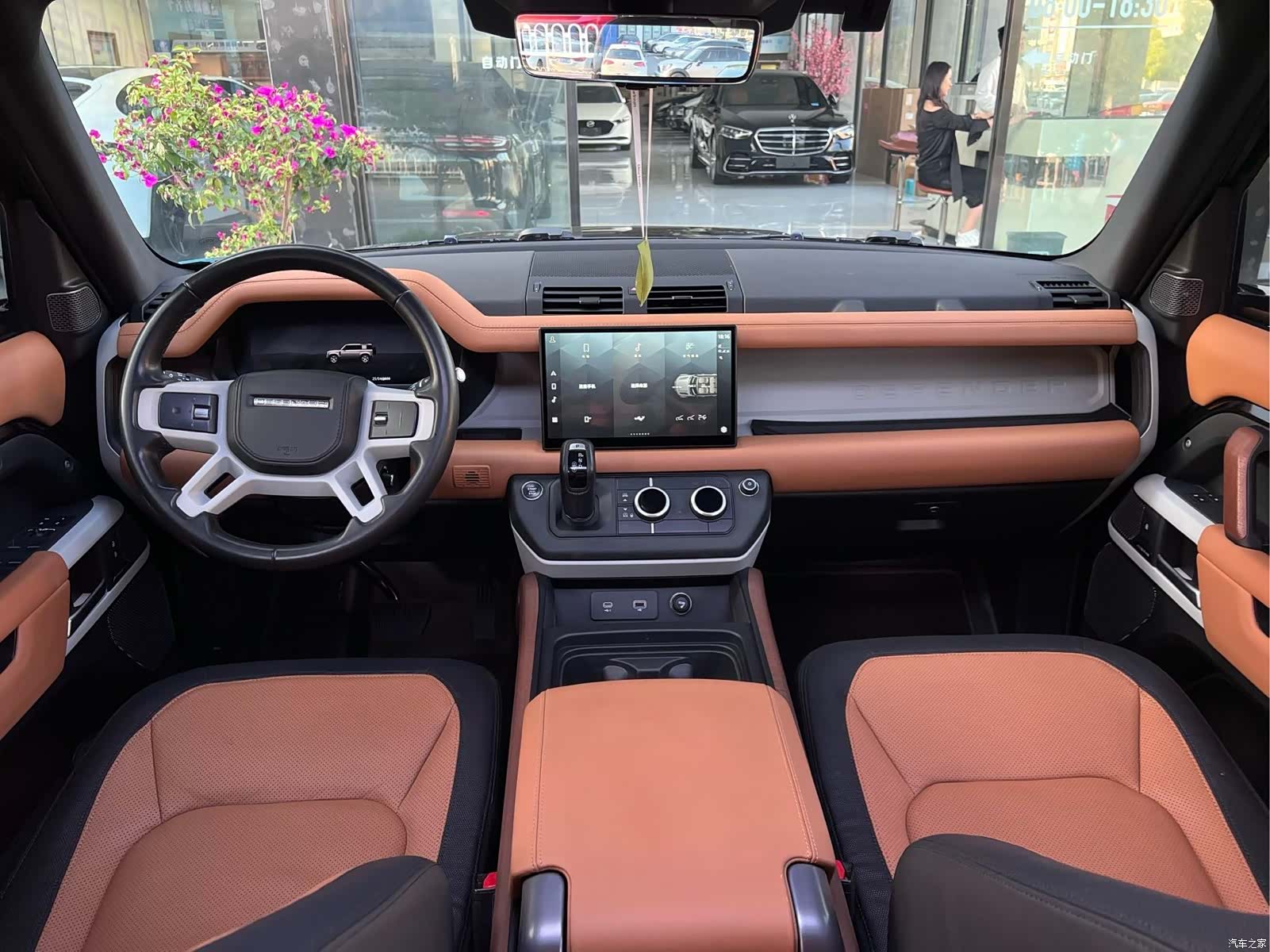 Land Rover Defender, 2023 все фото