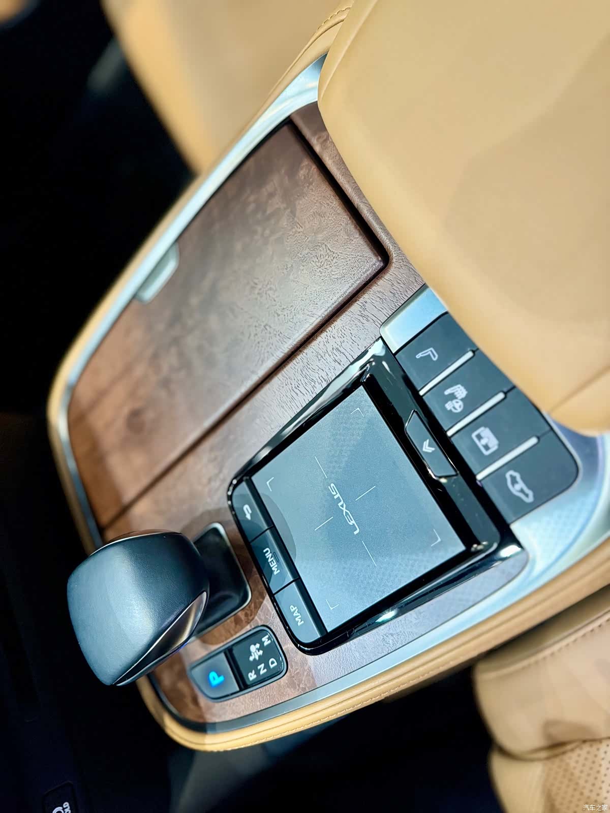 Lexus LS, 2021 17