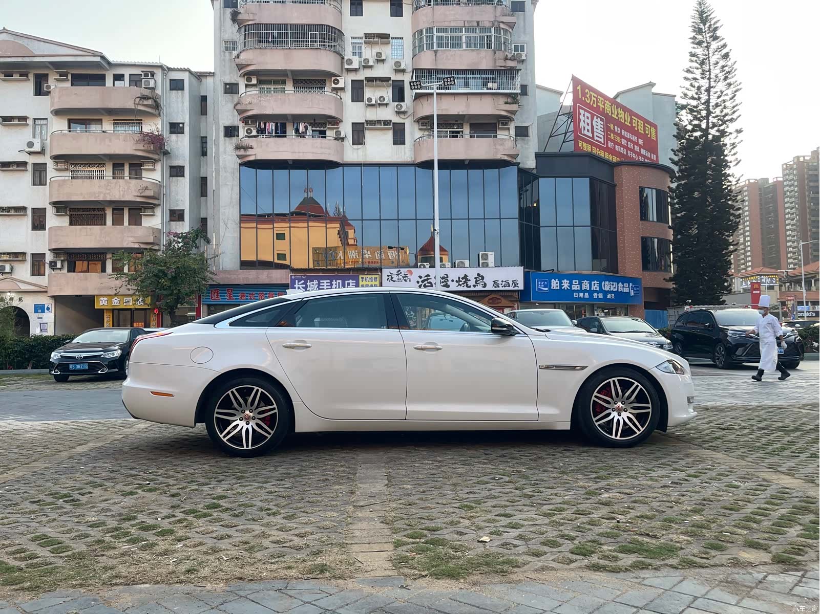 Jaguar XJ, 2019 7