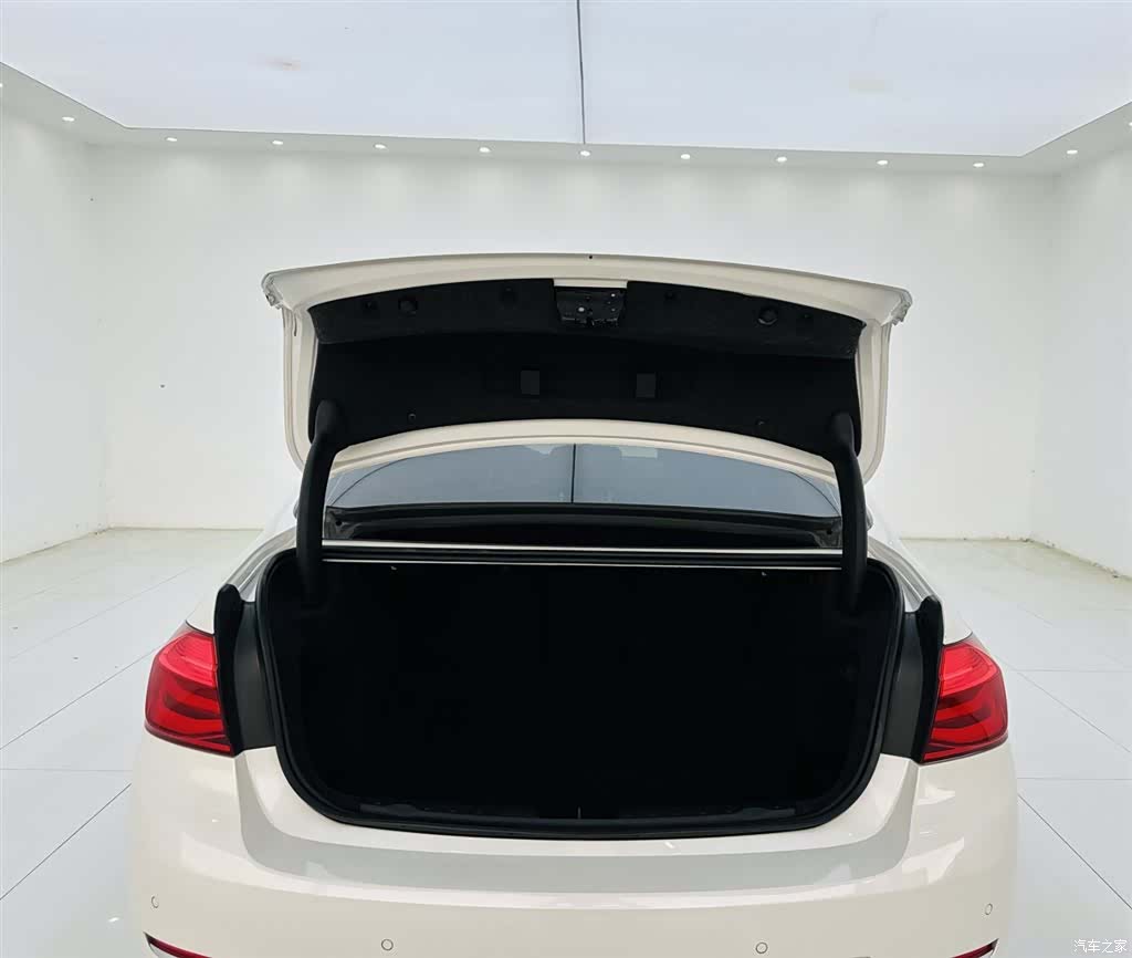 BMW 3 Series, 2018 24