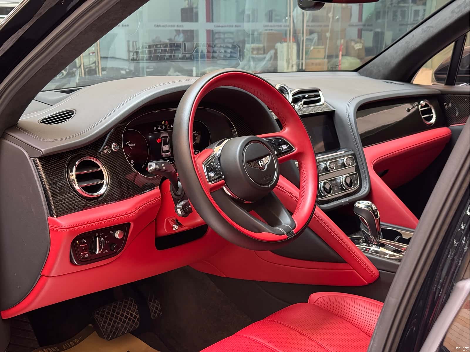 Bentley Bentayga, 2022 9