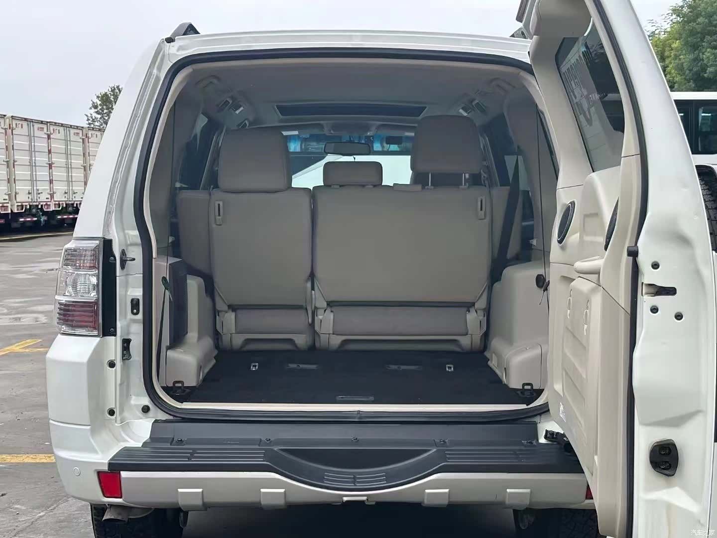 Mitsubishi Pajero, 2019 9