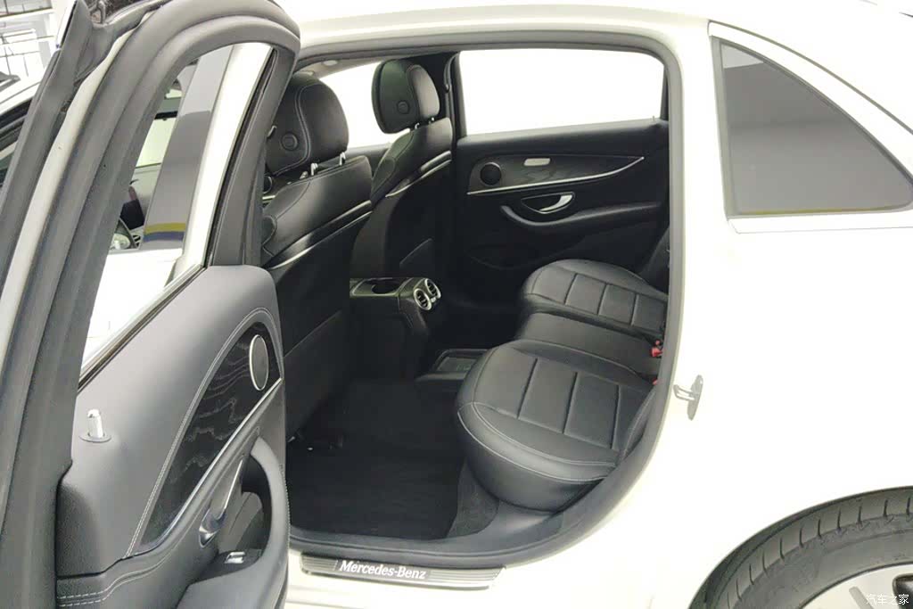 Mercedes-Benz E-Class, 2019 11