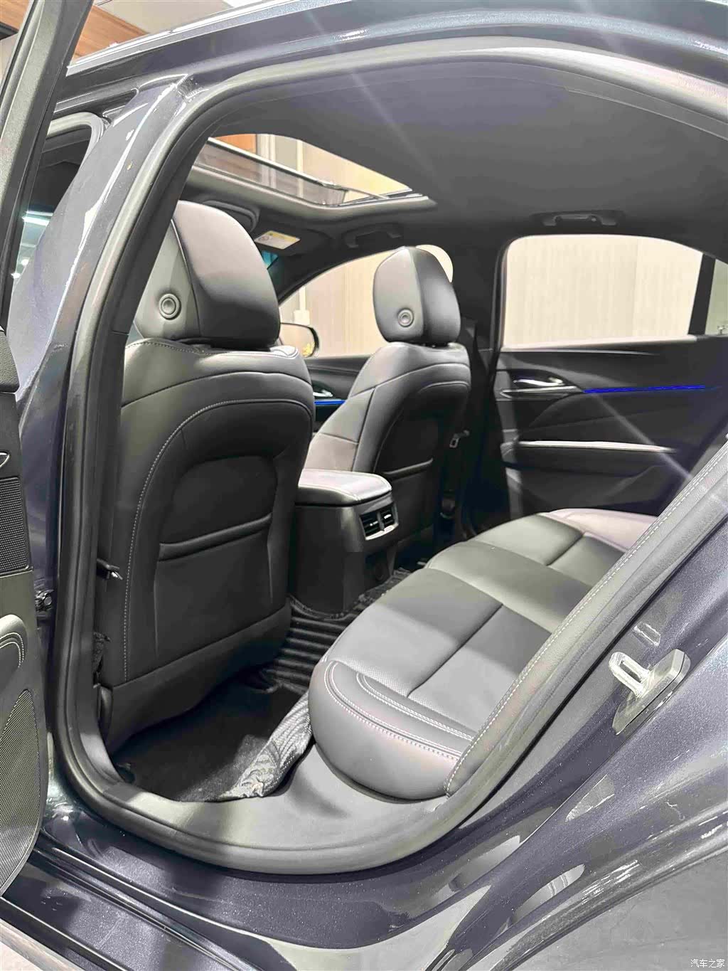 Cadillac CT4, 2022 17