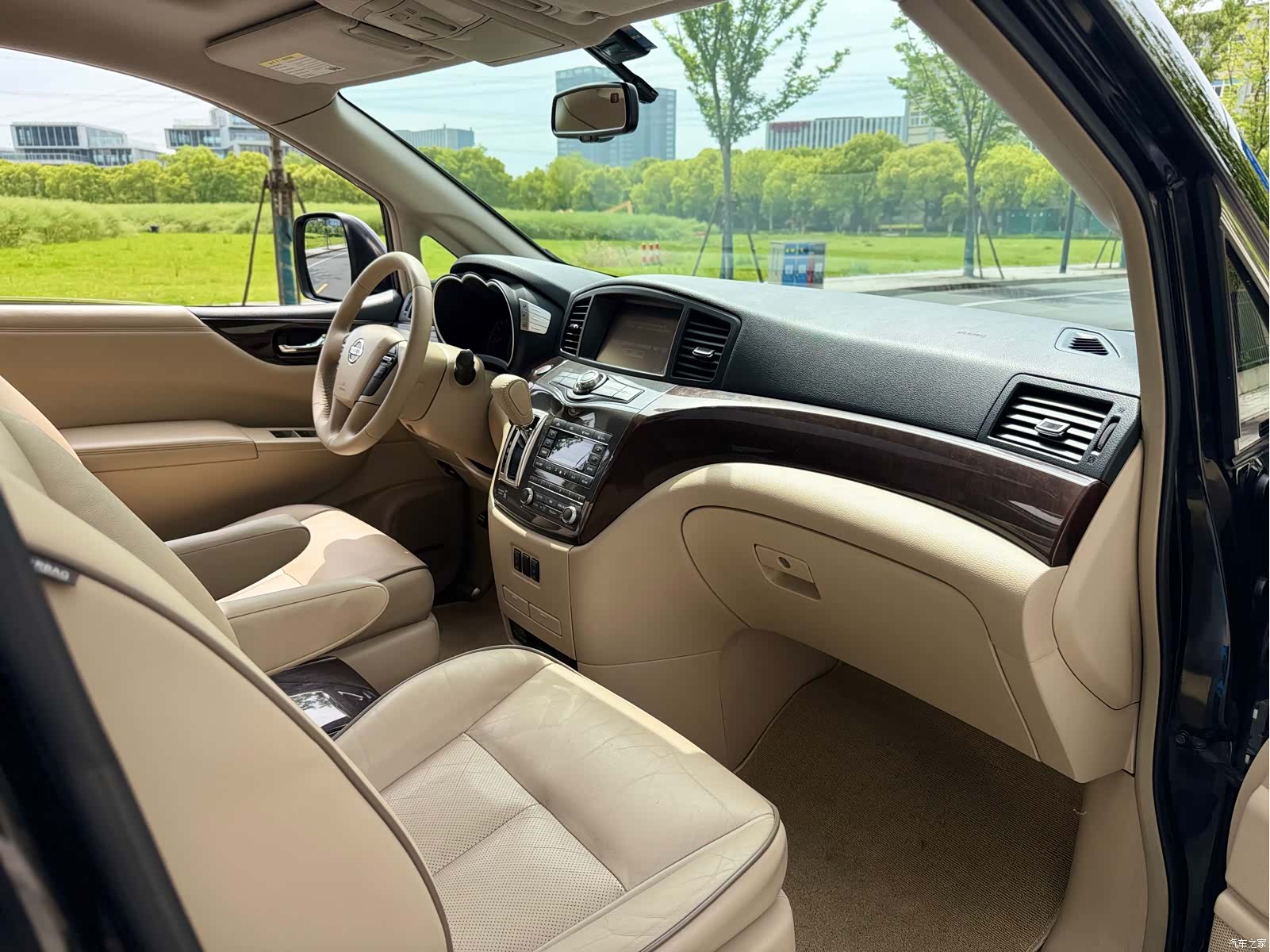 Nissan SL, 2015 13