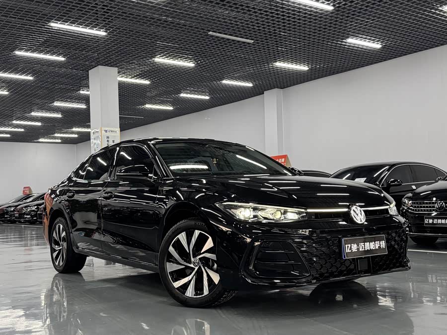 Volkswagen Passat 2025, фото 3