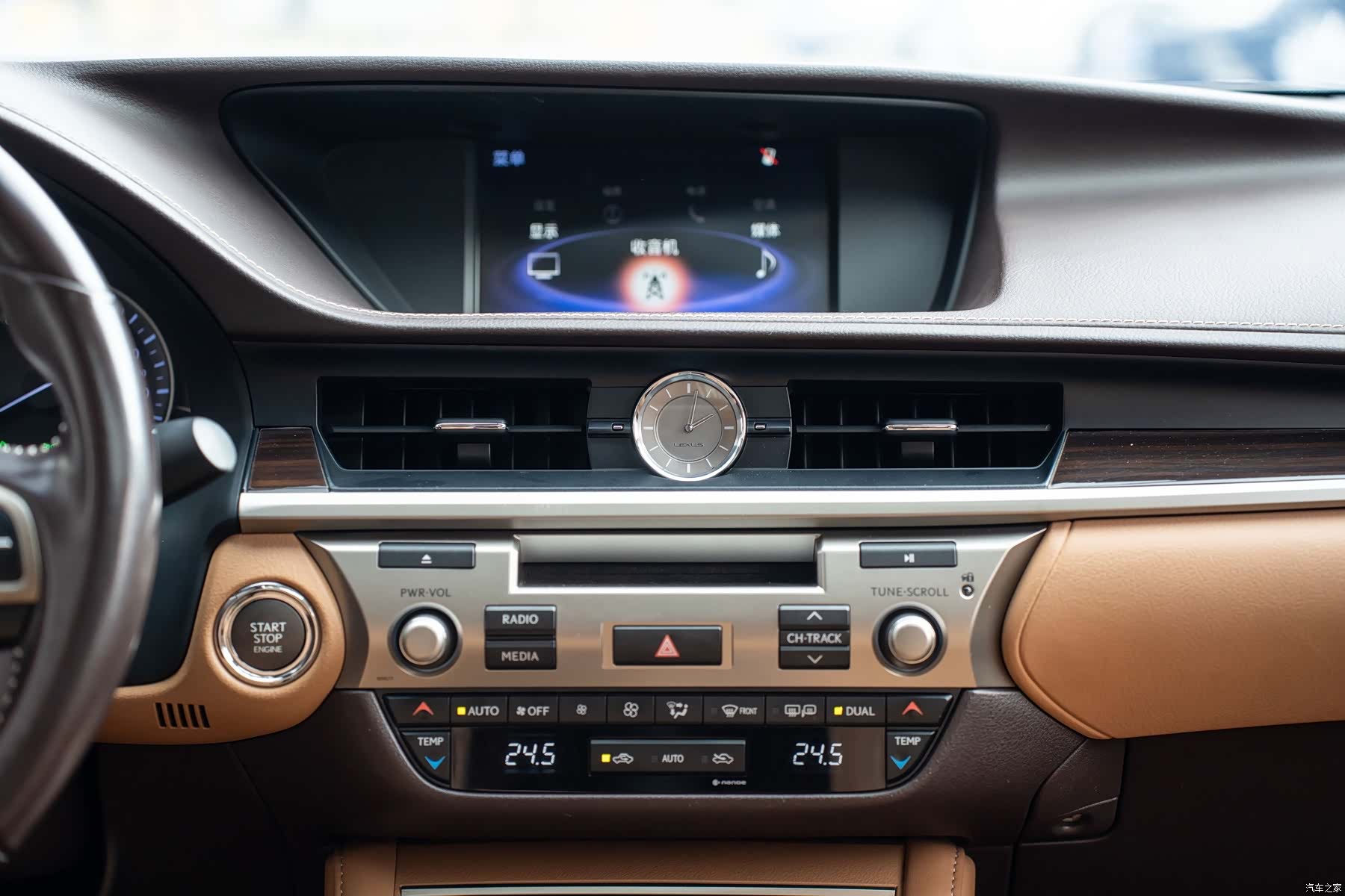 Lexus ES, 2018 13