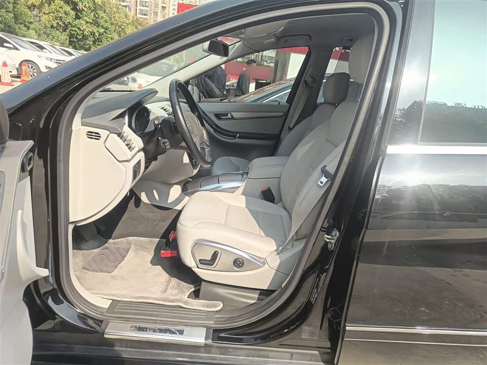 Mercedes-Benz R-class