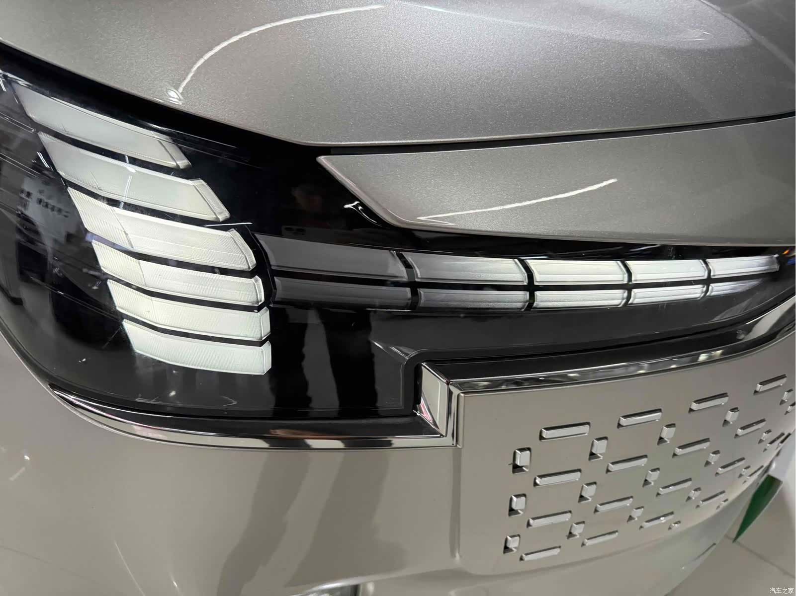 Volvo EM90, 2024 27