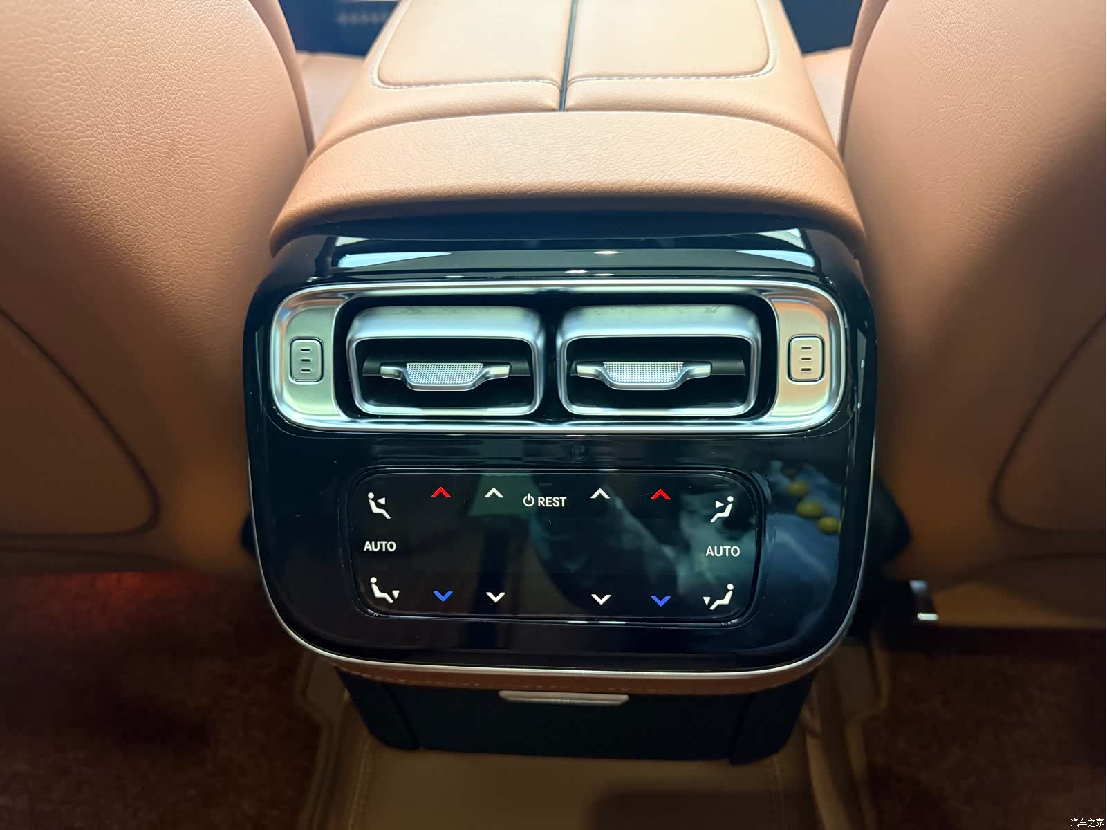 Mercedes-Benz S-Class, 2024 20