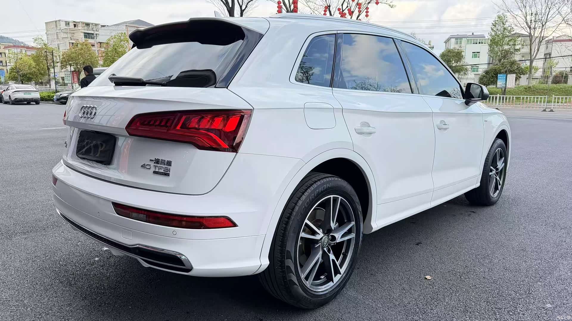 Audi Q5L, 2019 11