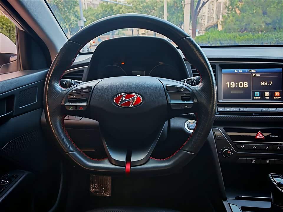 Hyundai Lead