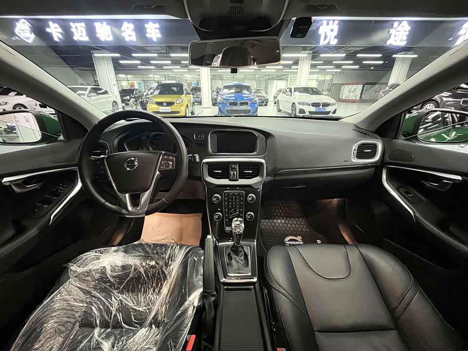 Volvo V40