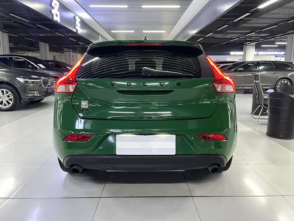 Volvo V40