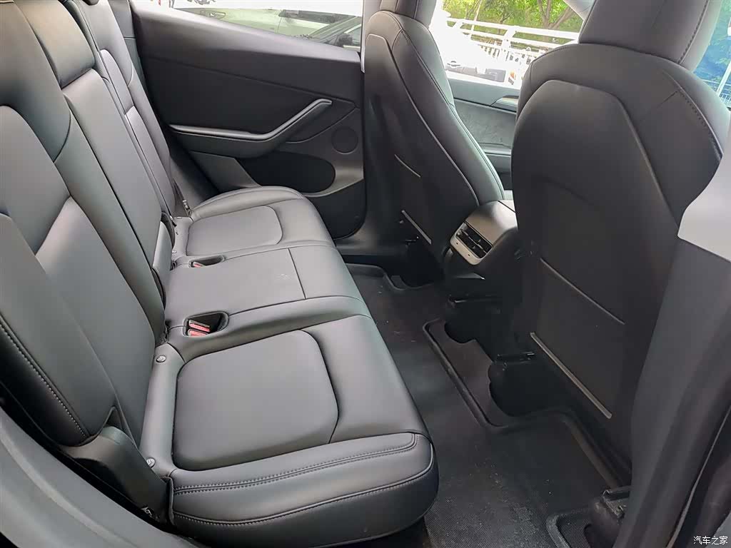 Tesla Model Y, 2021 11