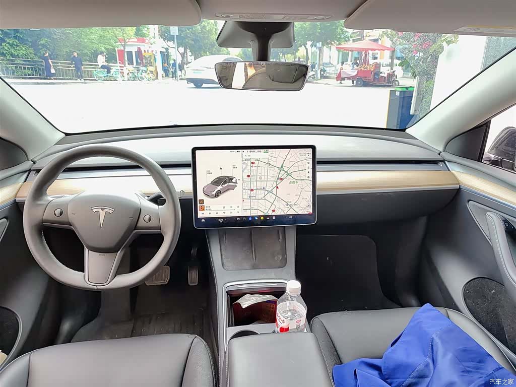 Tesla Model Y, 2021 10