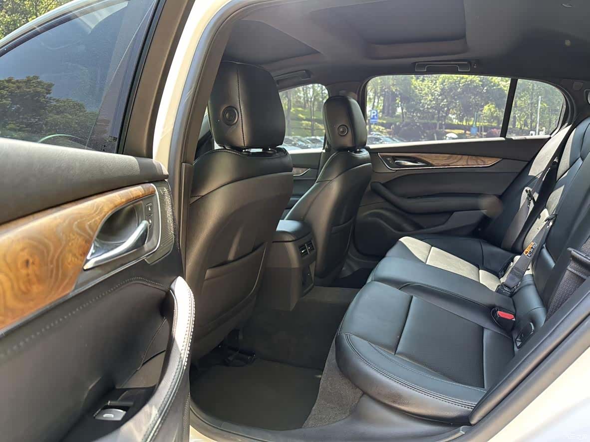 Cadillac CT5, 2024 все фото