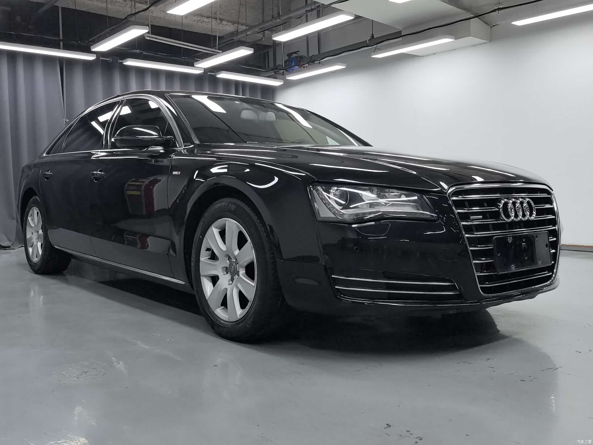 Audi A8L, 2011 3