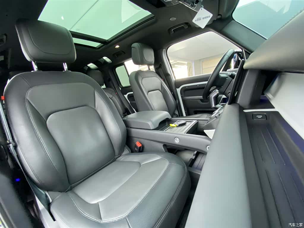 Land Rover Defender, 2024 10
