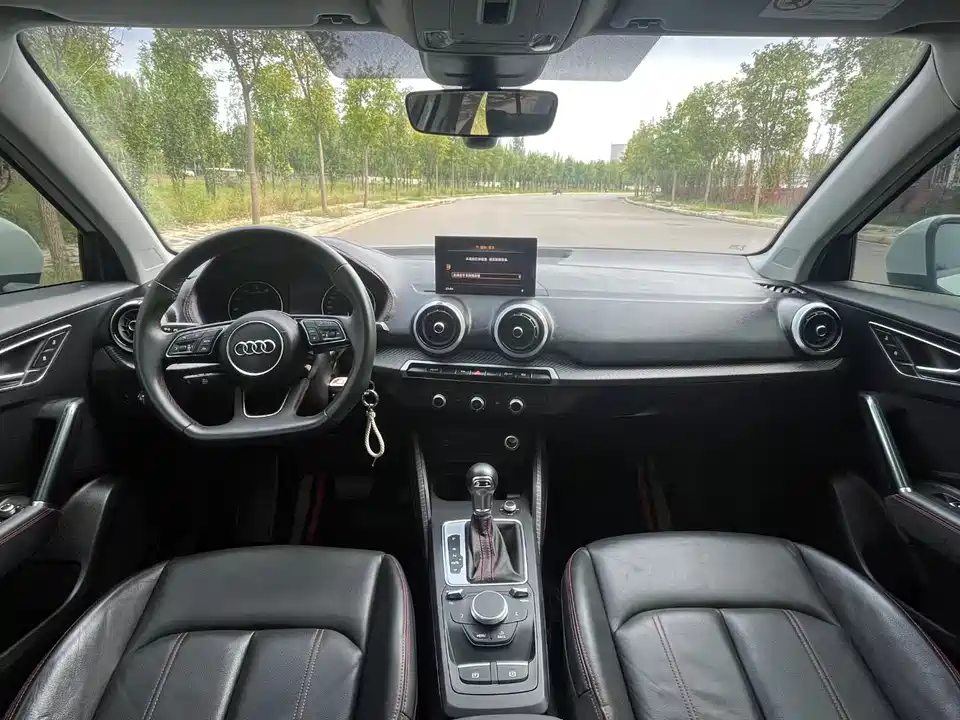 Audi Q2L Audi Q2L
