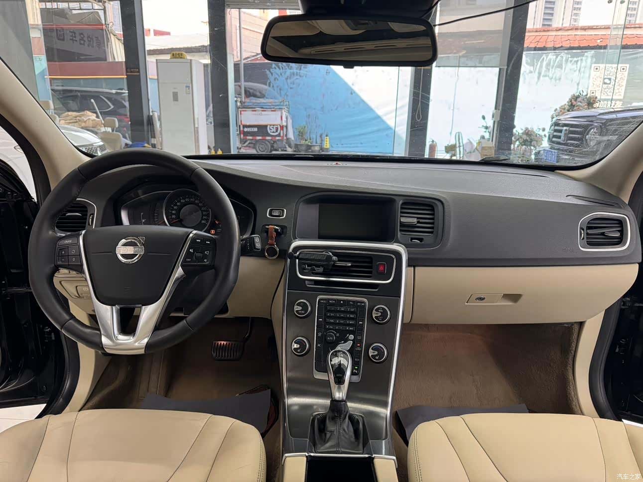 Volvo V60, 2014 13