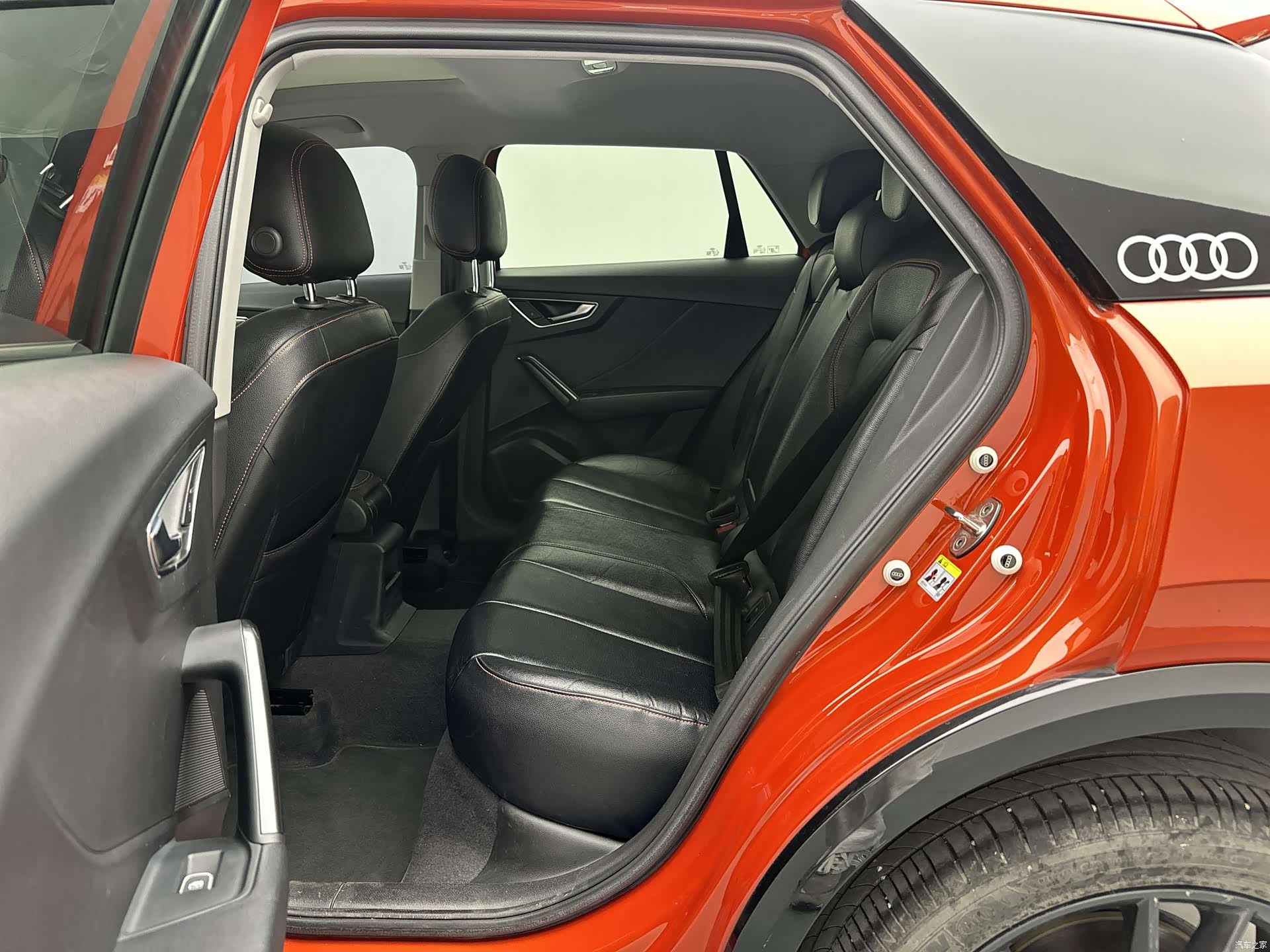 Audi Q2L, 2019 14