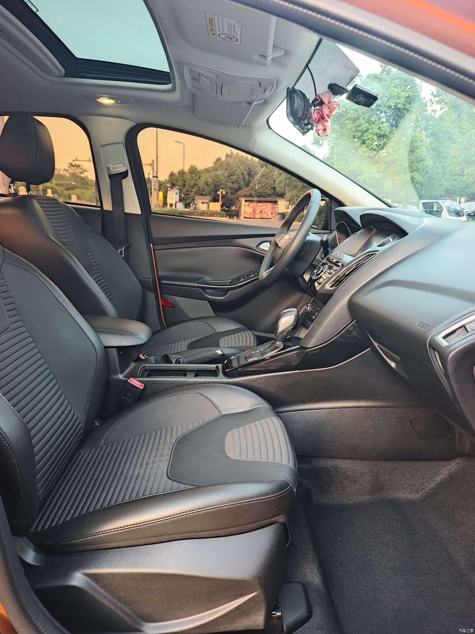 Ford Focus, 2019 все фото
