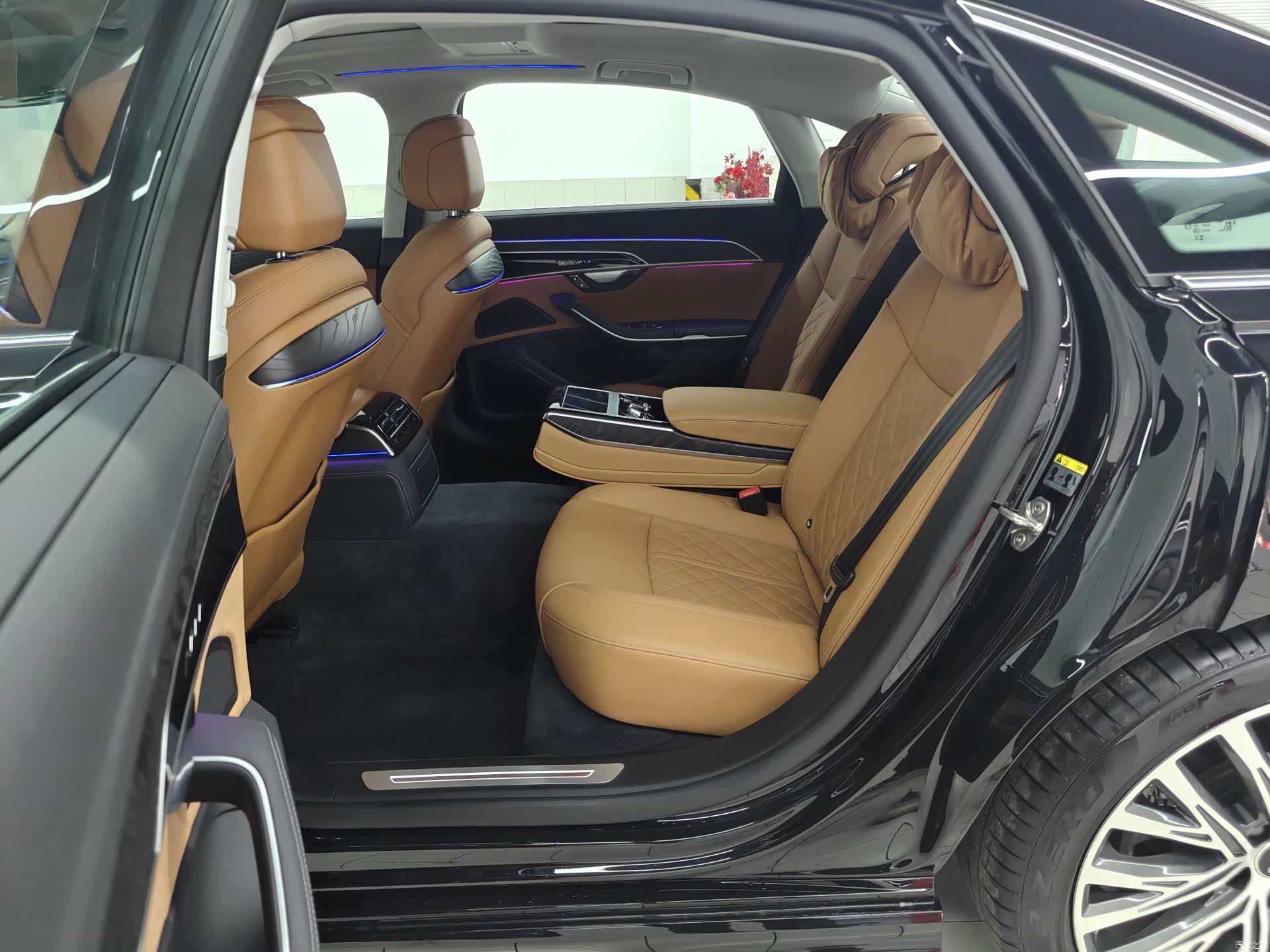 Audi A8L, 2024 13