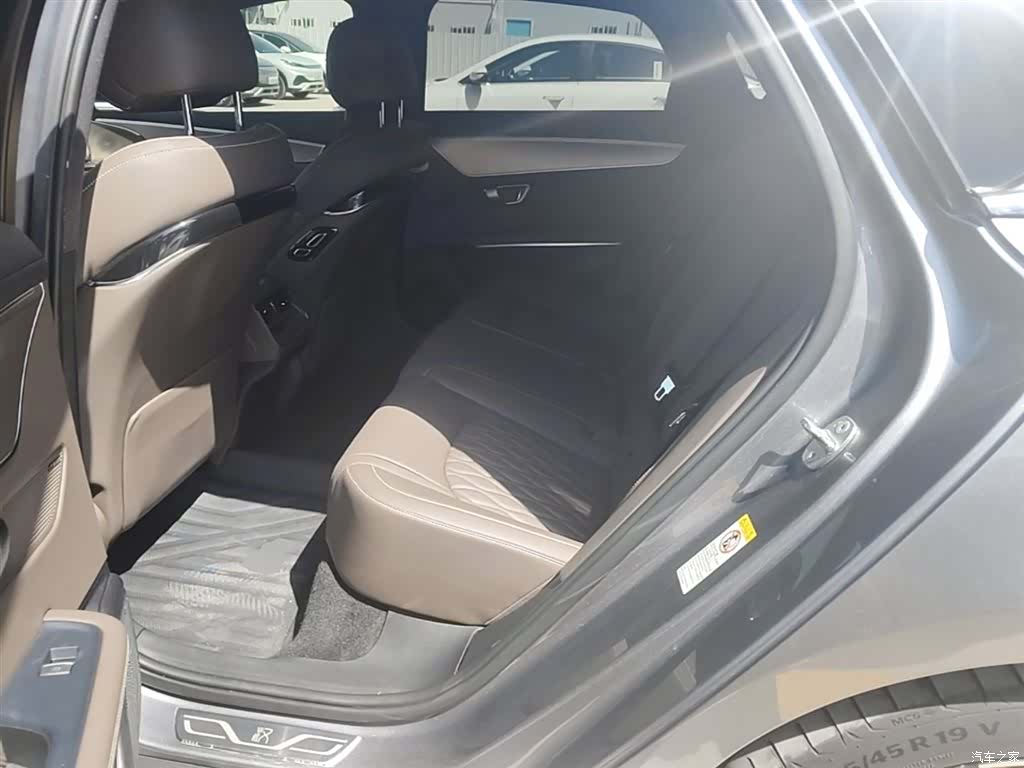 BYD Han, 2023 17