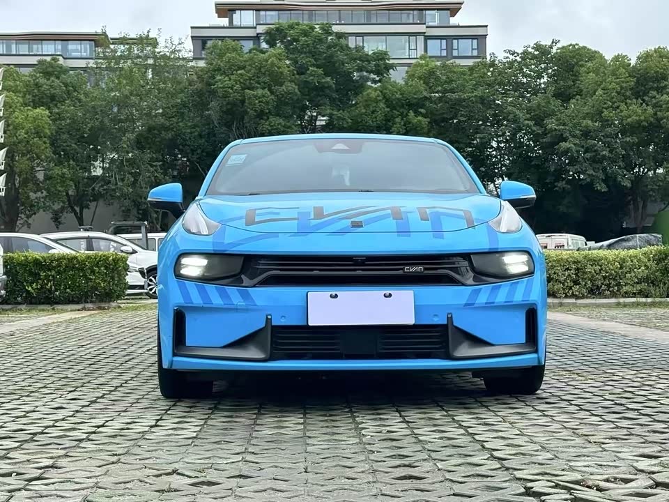 Lynk & Co 03 Lynk & Co 03
