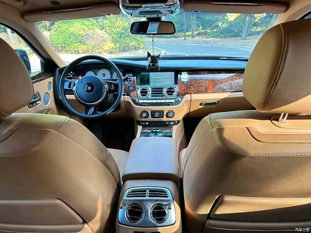 Rolls-Royce Ghost, 2015 11