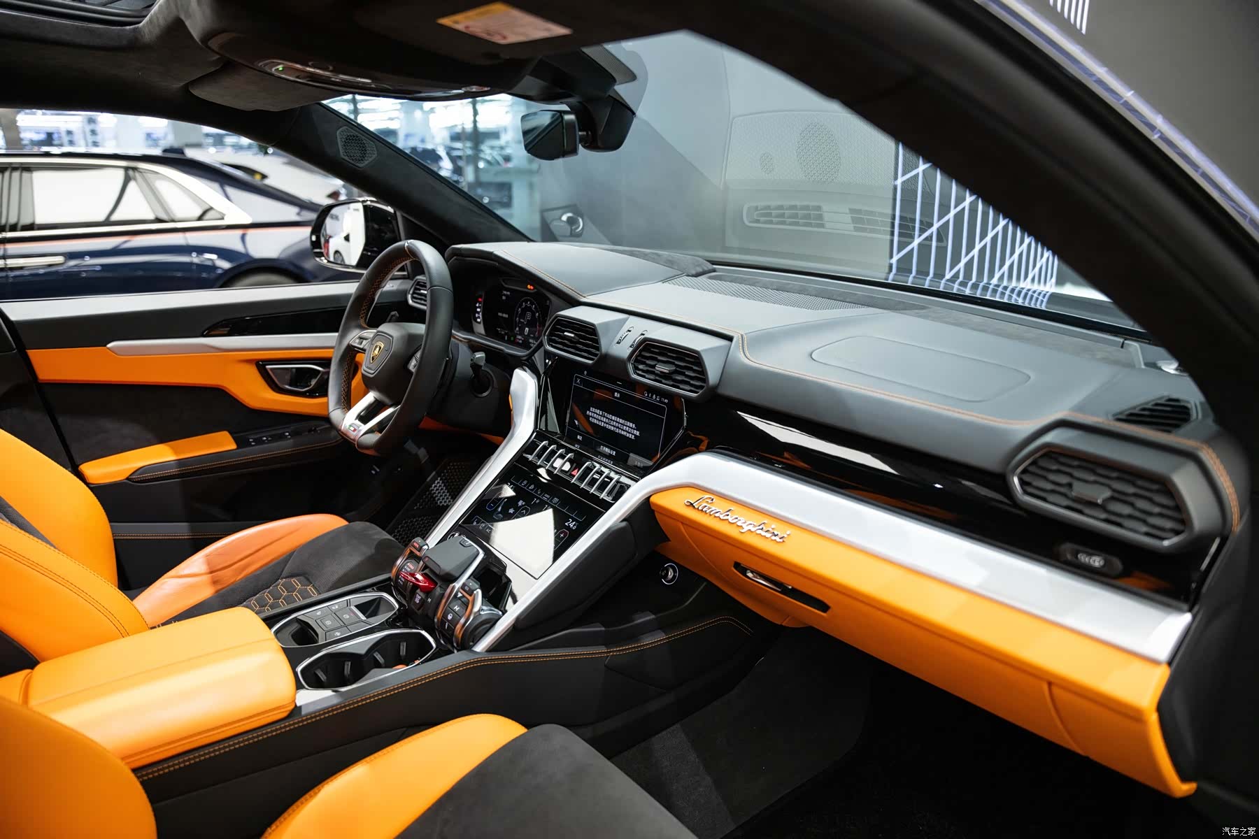 Lamborghini Urus, 2022 7