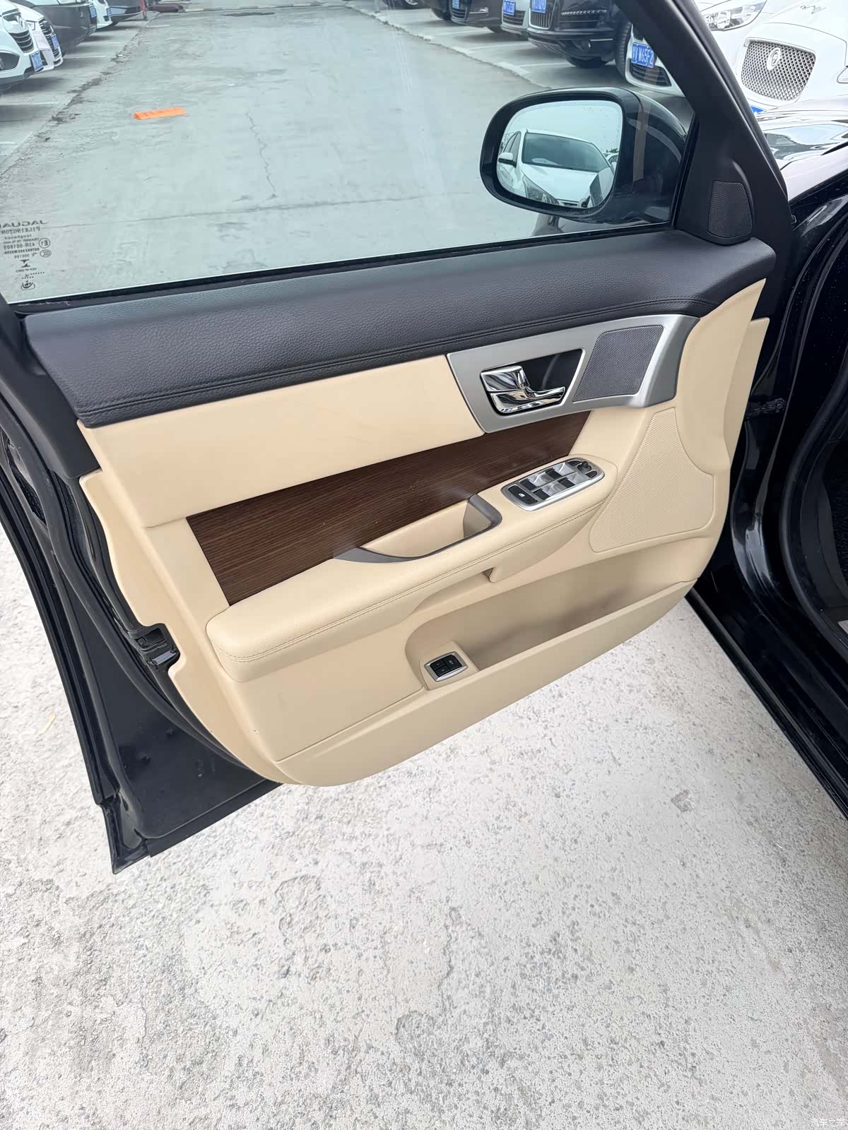 Jaguar XF, 2015 7