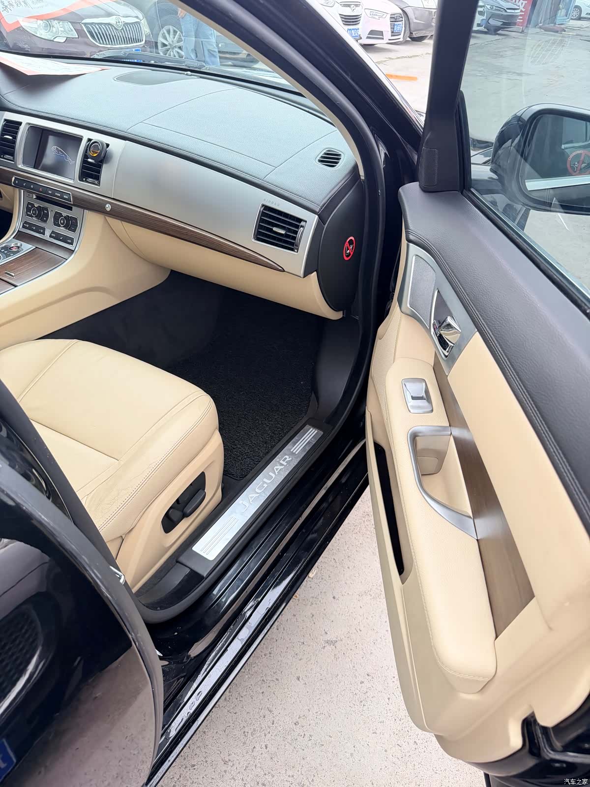 Jaguar XF, 2015 14