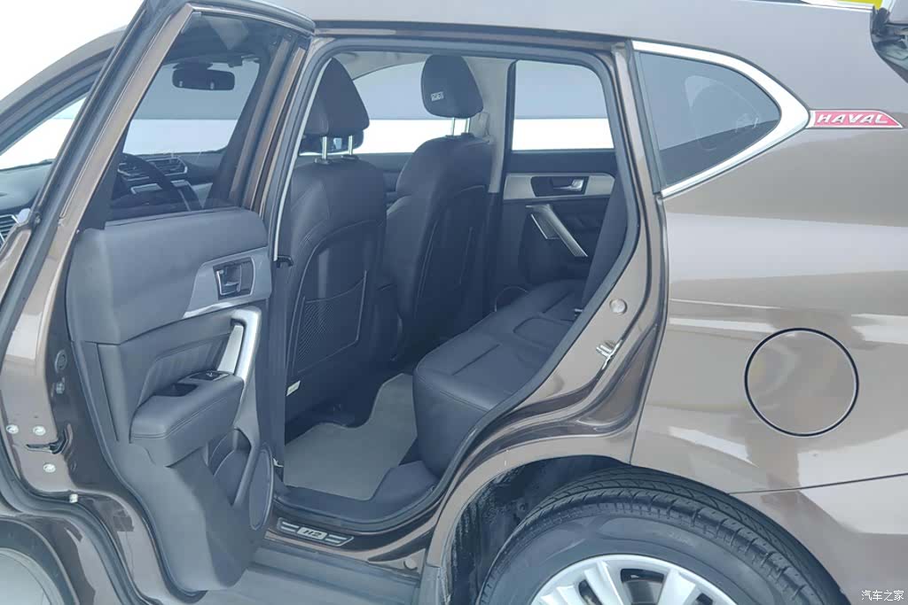 Haval H2, 2015 11