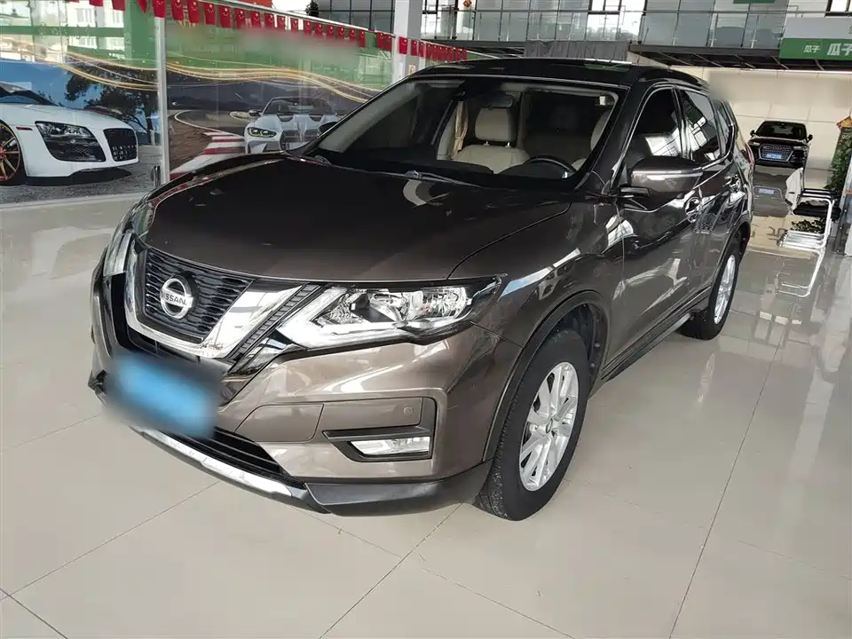 Nissan Qijun