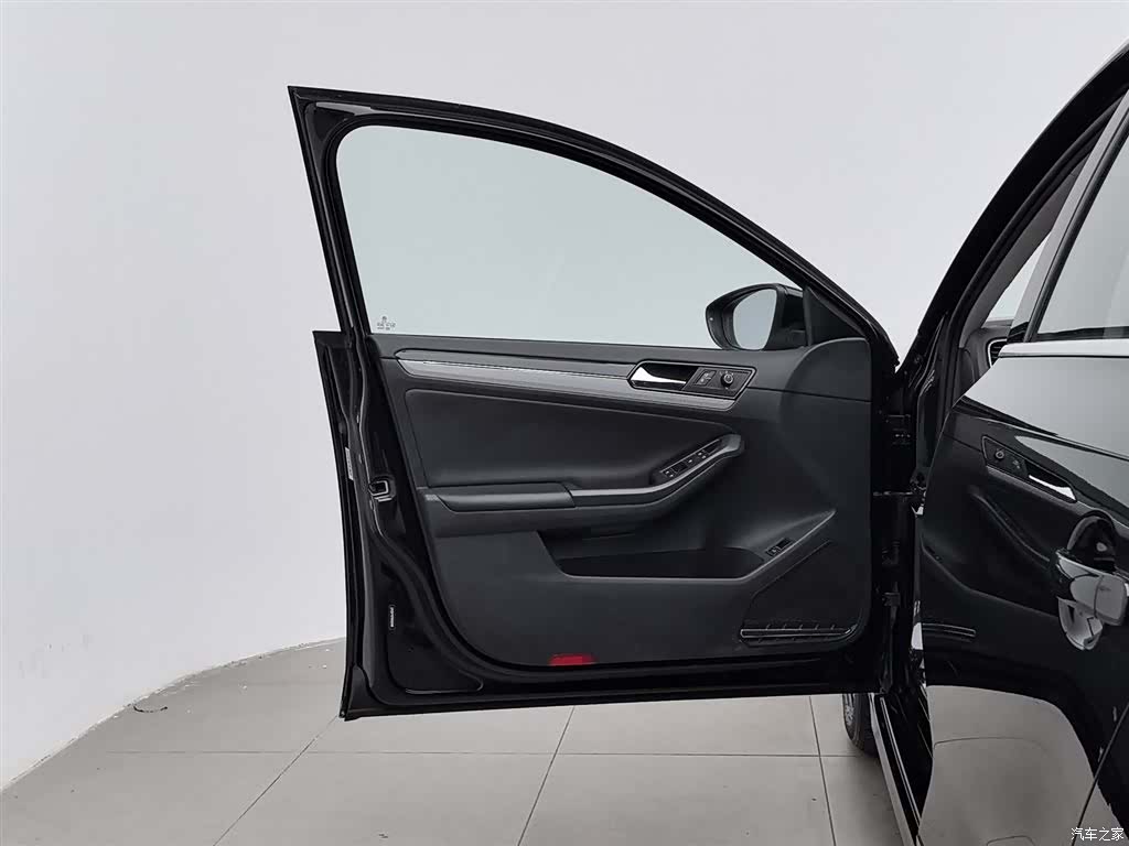 Volkswagen Sagitar, 2017 8