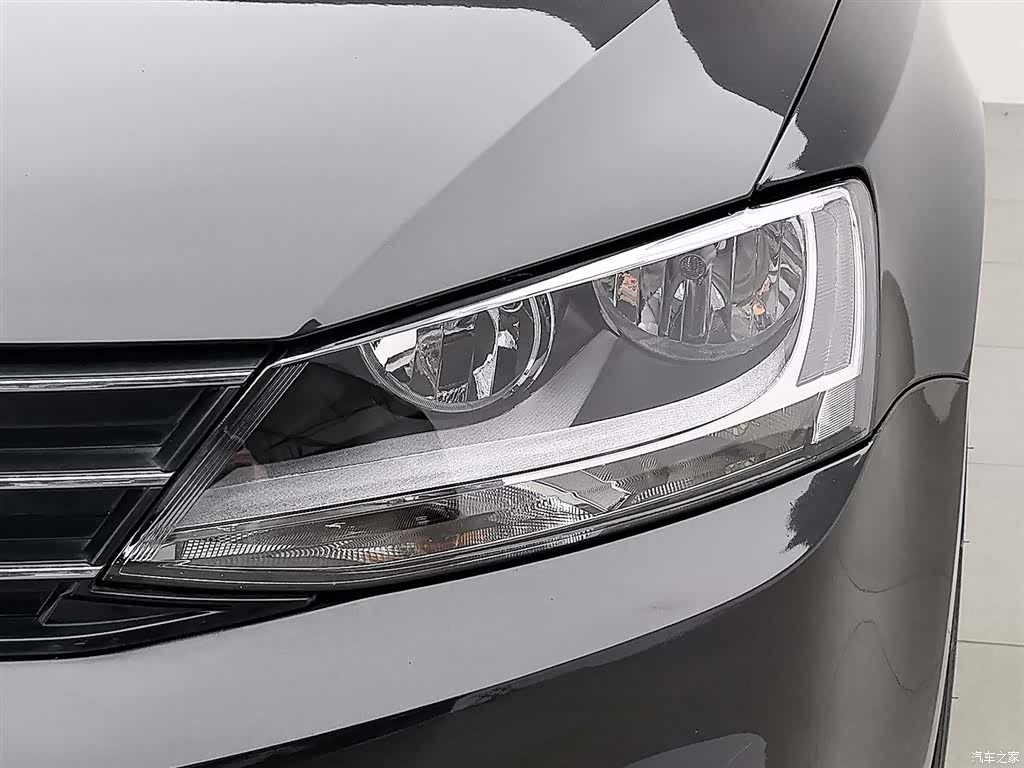 Volkswagen Sagitar, 2017 7