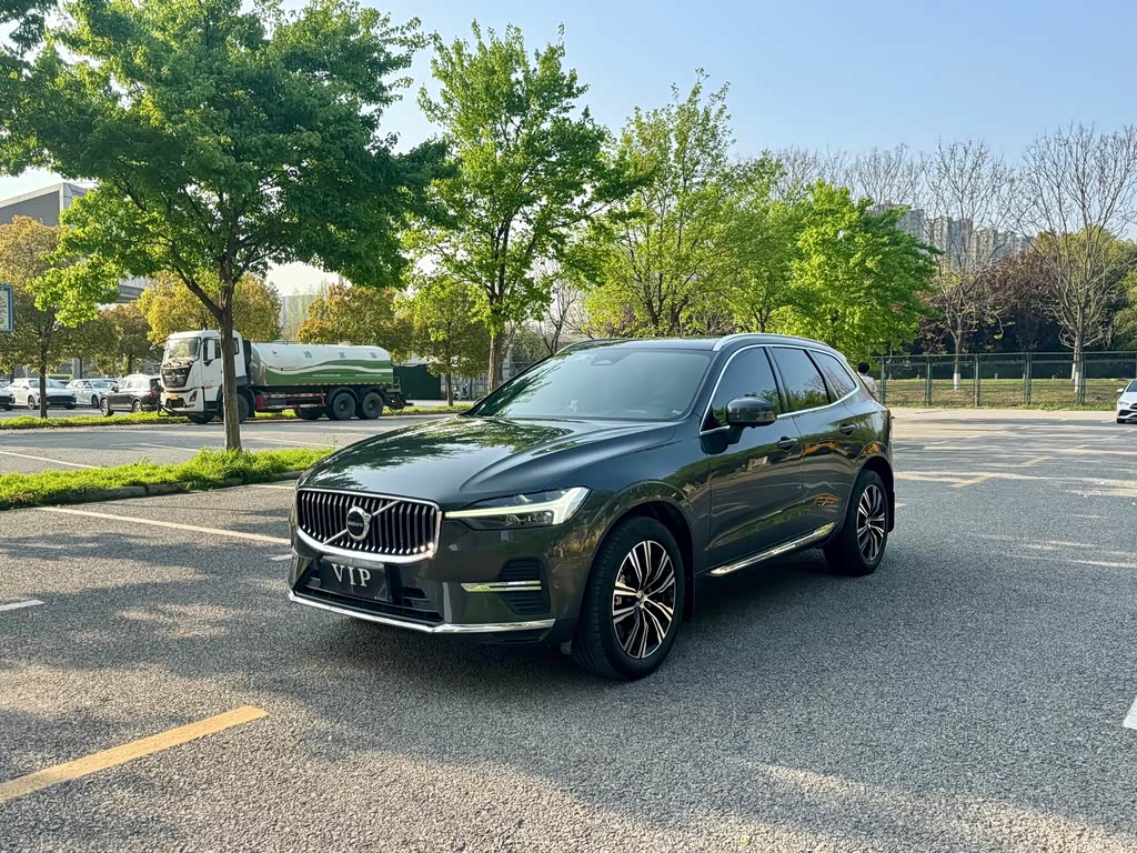 Volvo XC60 2022 B5 Luxury