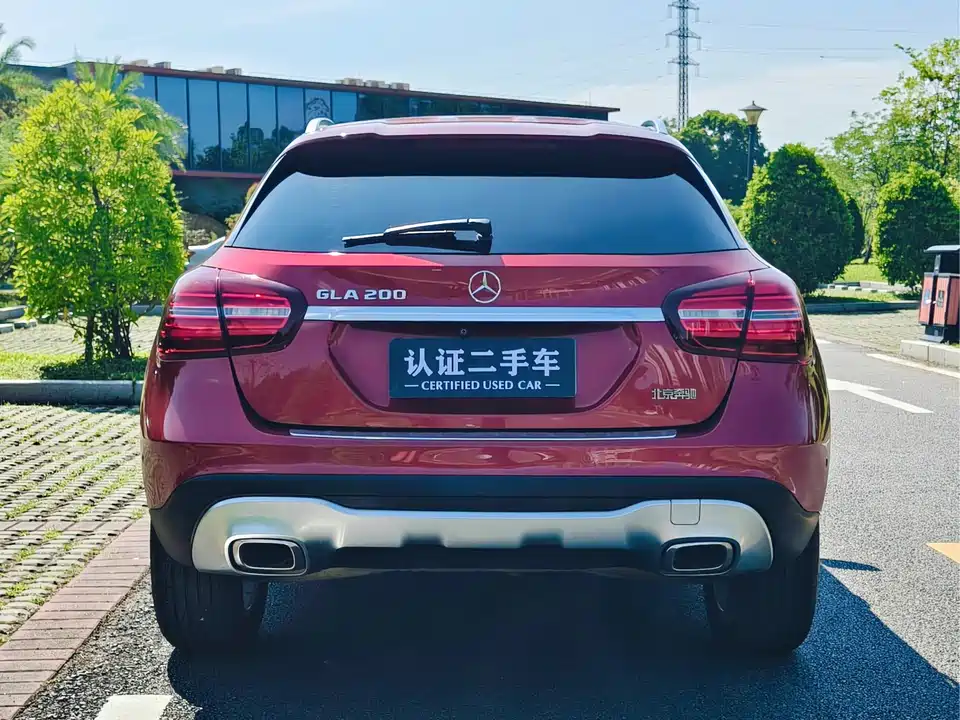 Mercedes-Benz GLA Mercedes-Benz GLA