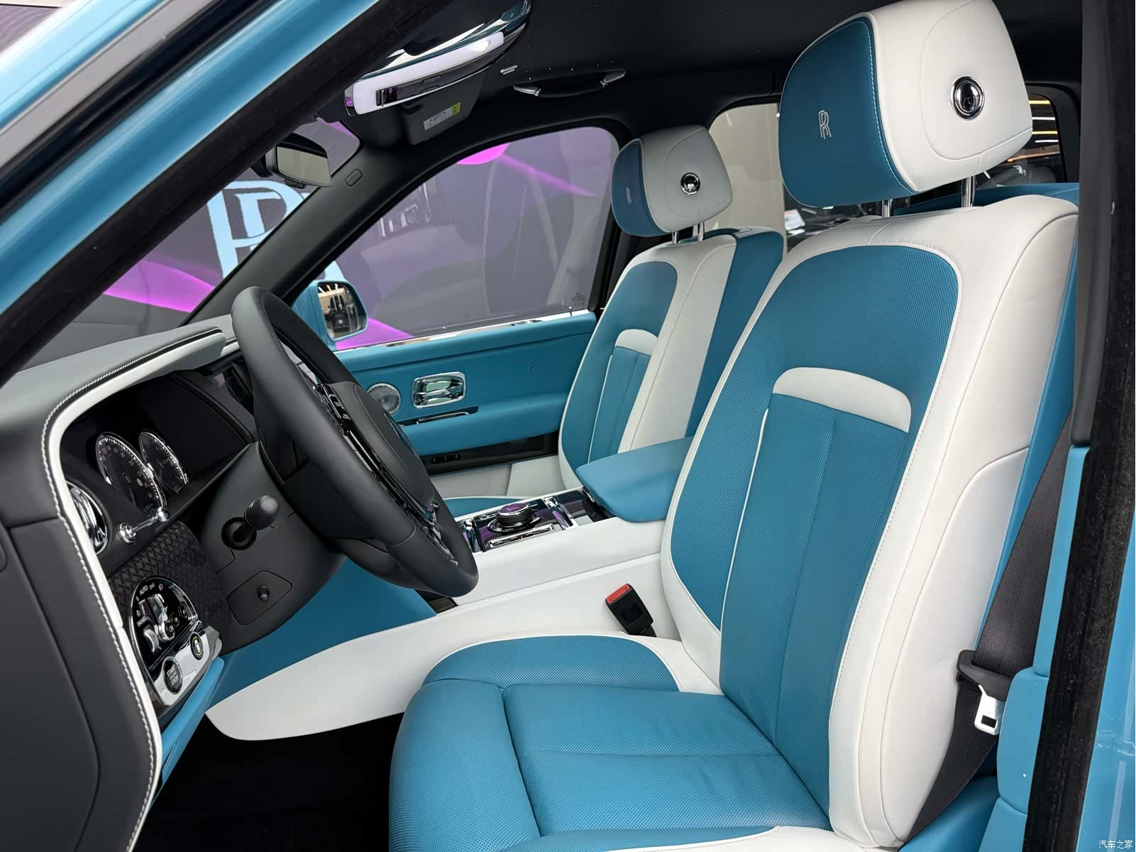 Rolls-Royce Cullinan, 2022 6