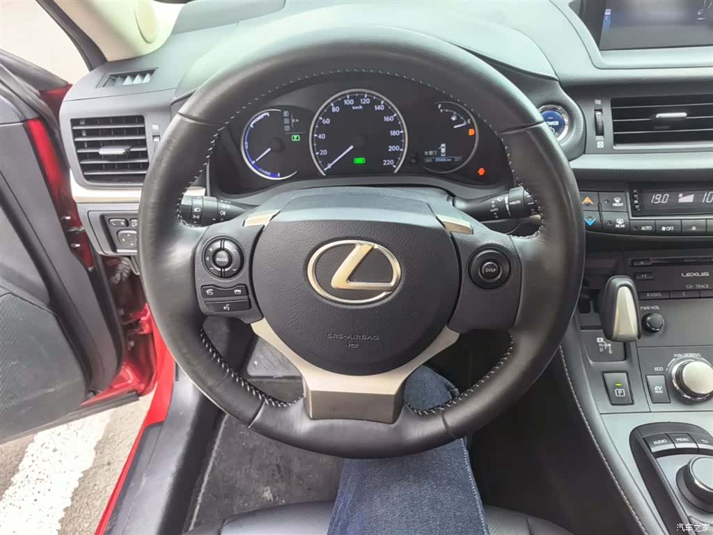 Lexus CT, 2018 11