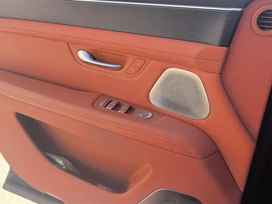 AITO Ask the world M7