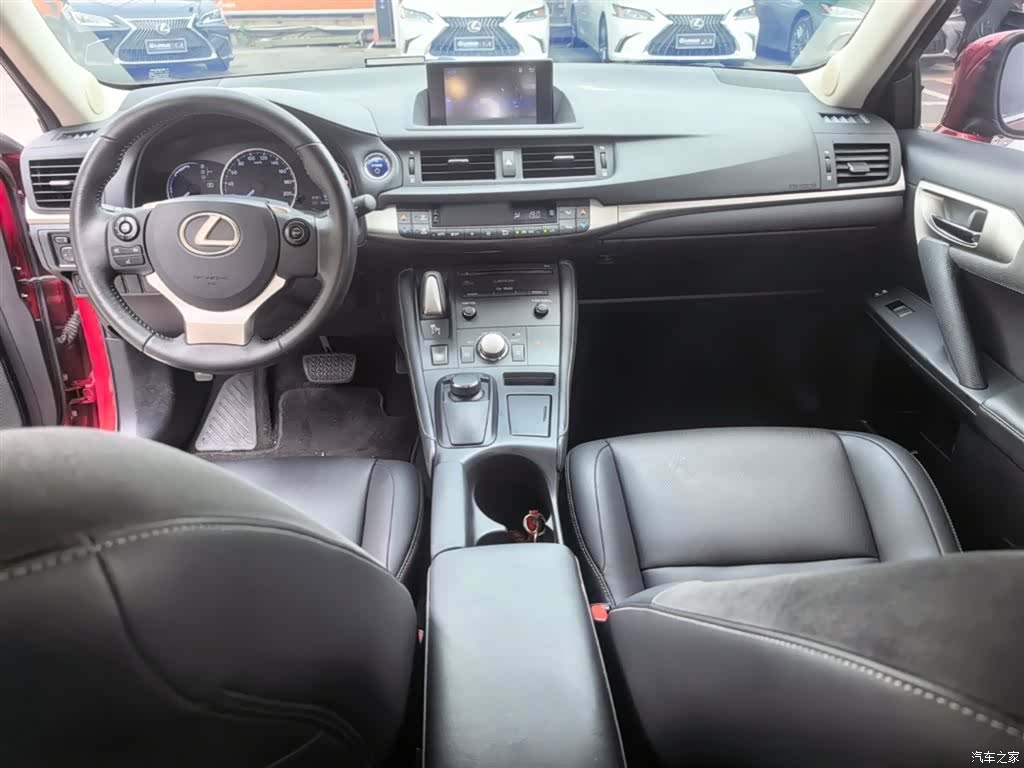Lexus CT, 2018 10