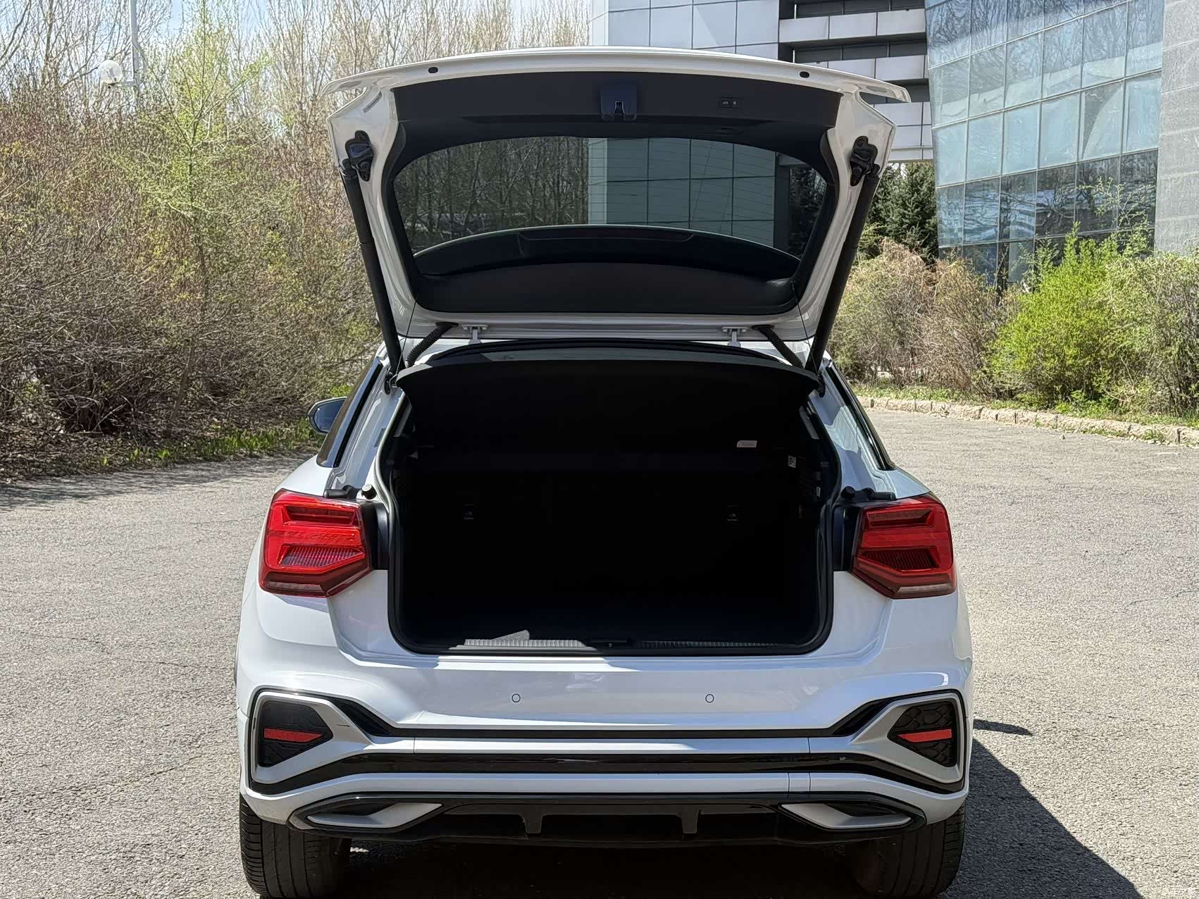 Audi Q2L, 2022 16