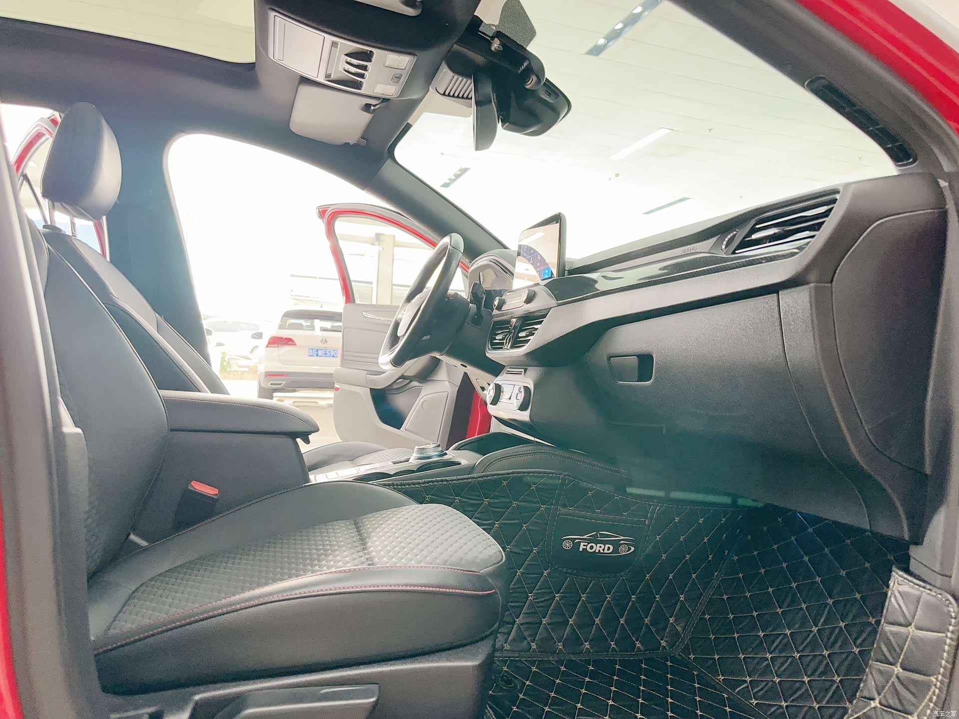 Ford Focus, 2019 12